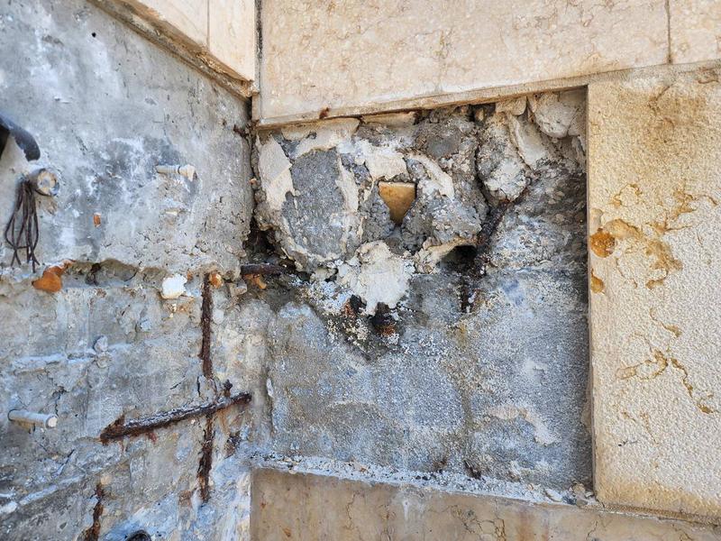לפני: סגרגציות בבטון, חללים וברזלי זיון חשופים